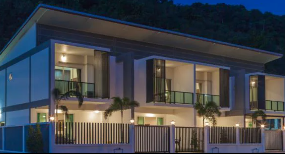 For rent 3 bedrooms townhouse in Mueang Phuket, Phuket