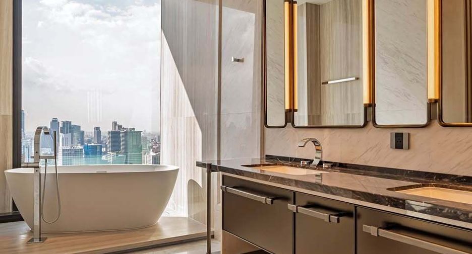 À louer 3 chambres condo à Sathon, Bangkok