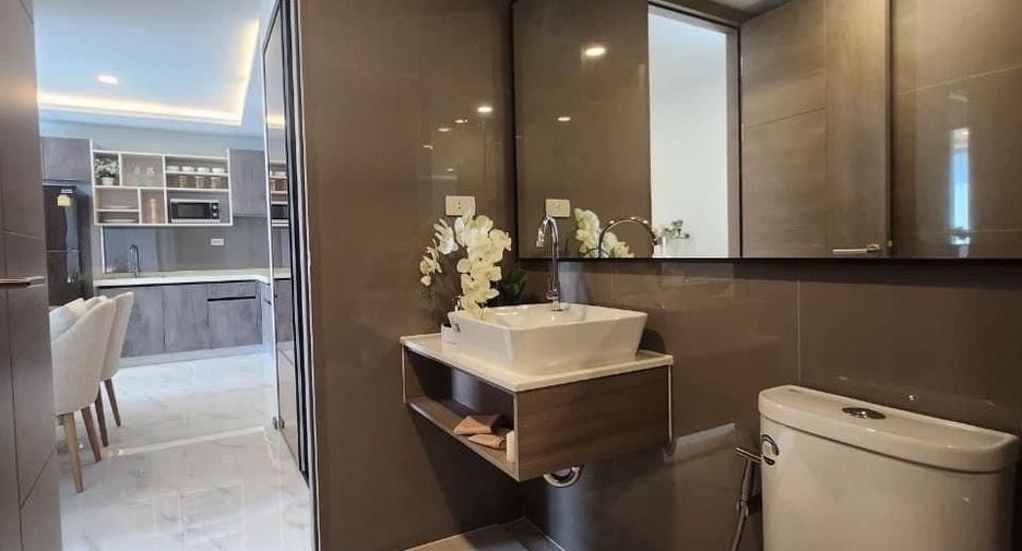 Wohnung zur Miete mit 2 Zimmer in Phra Khanong, Bangkok