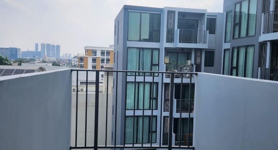 For rent 2 bedrooms condo in Phra Khanong, Bangkok