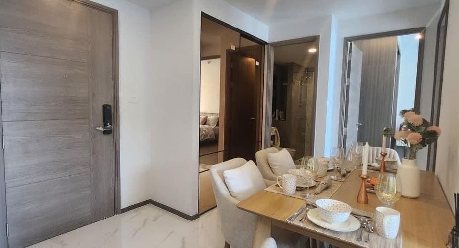 For rent 2 bedrooms condo in Phra Khanong, Bangkok