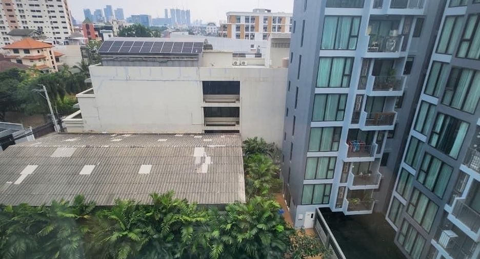 For rent 2 bedrooms condo in Phra Khanong, Bangkok