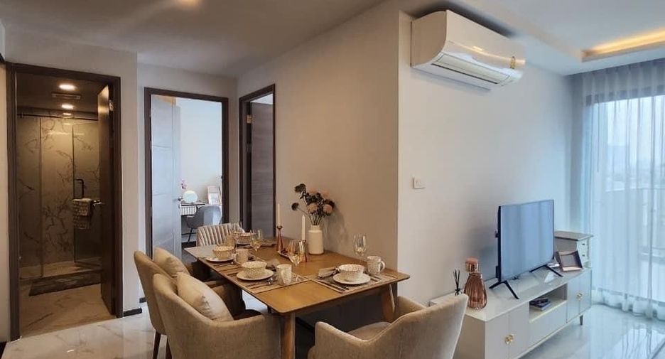 For rent 2 bedrooms condo in Phra Khanong, Bangkok