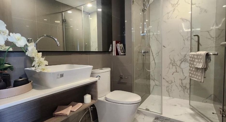 For rent 2 bedrooms condo in Phra Khanong, Bangkok