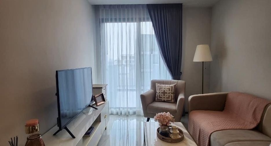 For rent 2 bedrooms condo in Phra Khanong, Bangkok