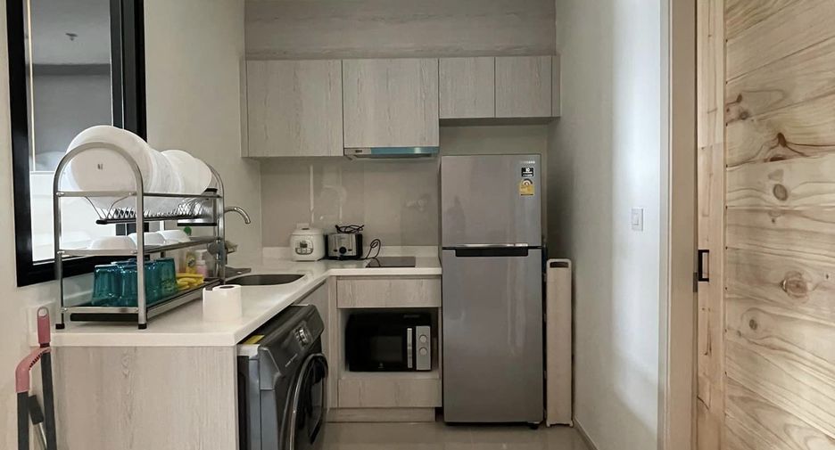 Condo en alquiler de 2 habitaciones en Huai Khwang, Bangkok