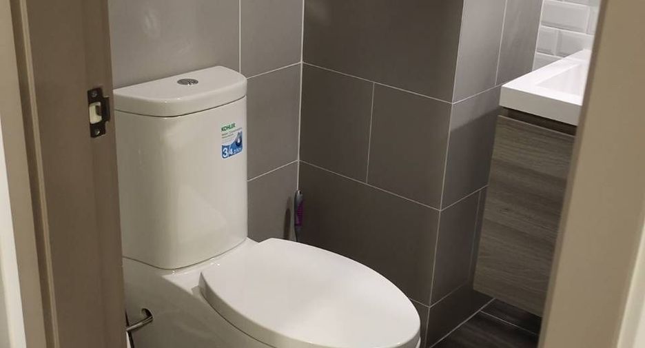 For rent studio condo in Pathum Wan, Bangkok