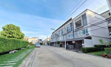 Продажа 3 спальни таунхаус в Банг Кхае, Бангкок