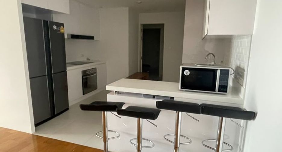 For rent 4 bedrooms condo in Bang Rak, Bangkok