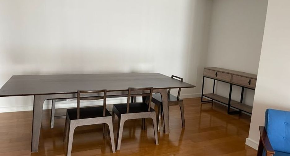 For rent 4 bedrooms condo in Bang Rak, Bangkok