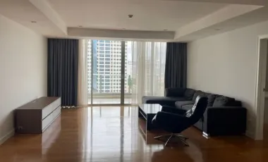 For rent 4 bedrooms condo in Bang Rak, Bangkok