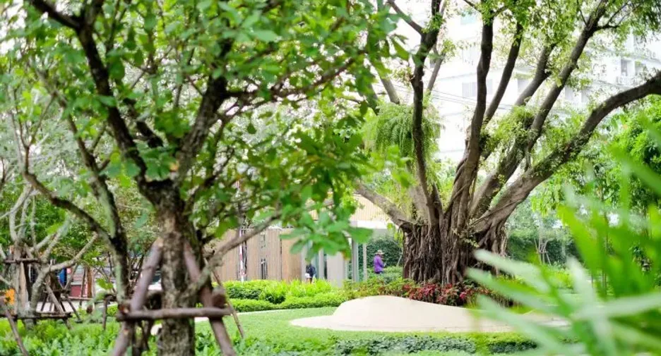 For rent 2 bedrooms condo in Yan Nawa, Bangkok