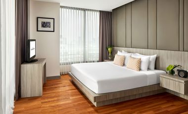 For rent 2 bedrooms condo in Watthana, Bangkok