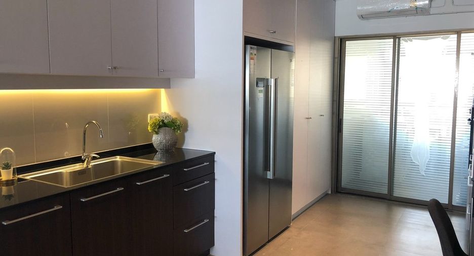 Wohnung zur Miete mit 3 Zimmer in Watthana, Bangkok