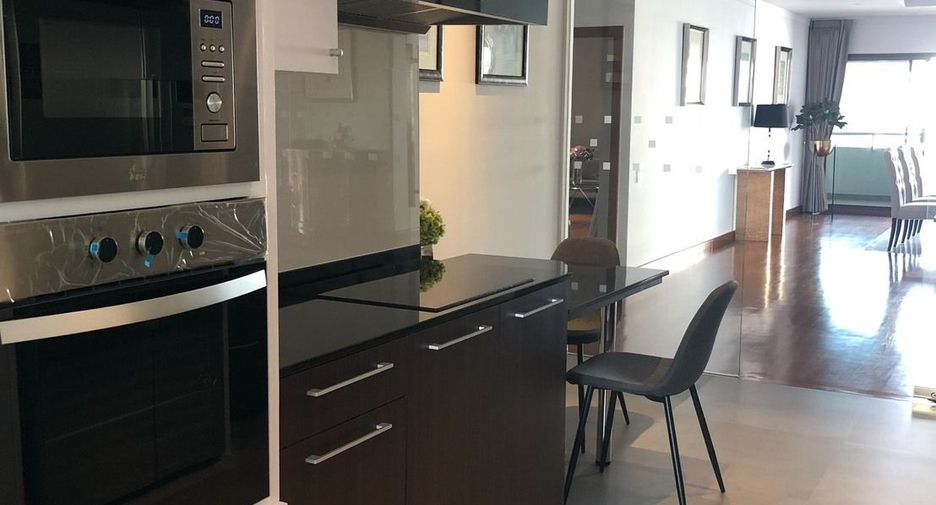Wohnung zur Miete mit 3 Zimmer in Watthana, Bangkok
