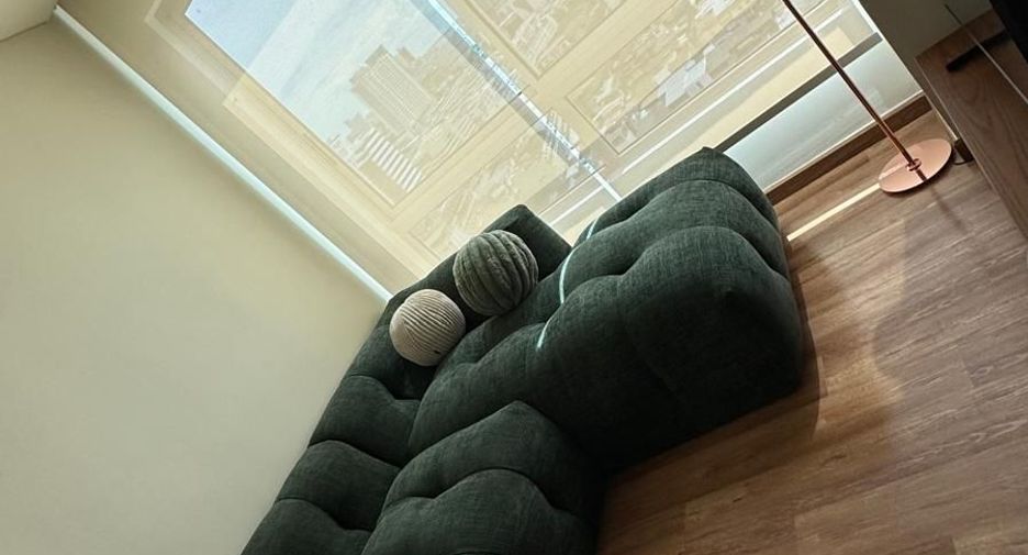For rent 2 bedrooms condo in Yan Nawa, Bangkok