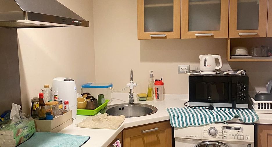 For rent 1 bed condo in Phaya Thai, Bangkok