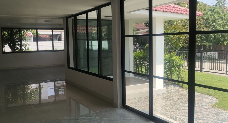 For sale and for rent 6 bedrooms house in Khlong Sam Wa, Bangkok