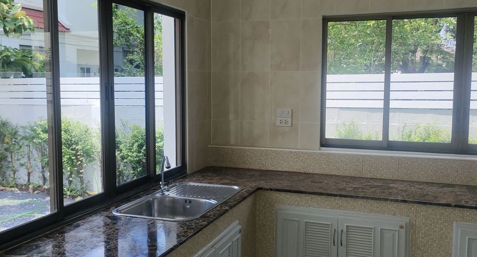 For sale and for rent 6 bedrooms house in Khlong Sam Wa, Bangkok