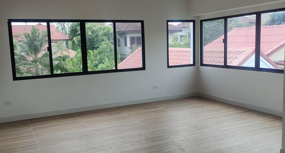 For sale and for rent 6 bedrooms house in Khlong Sam Wa, Bangkok