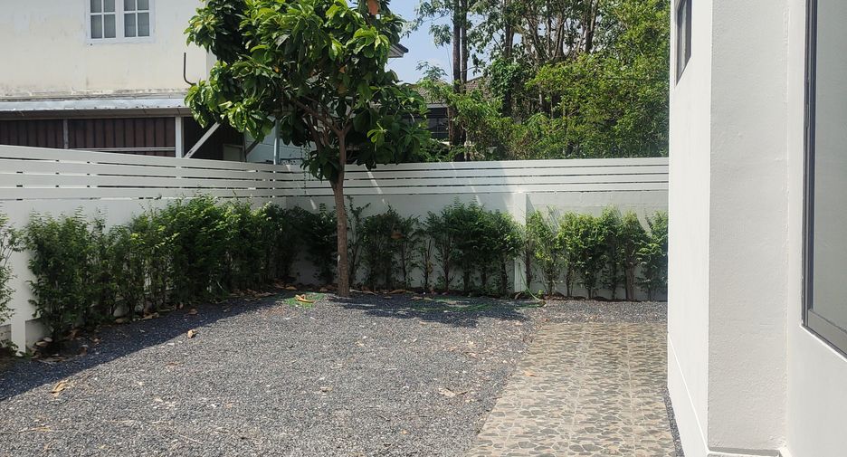 For sale and for rent 6 bedrooms house in Khlong Sam Wa, Bangkok