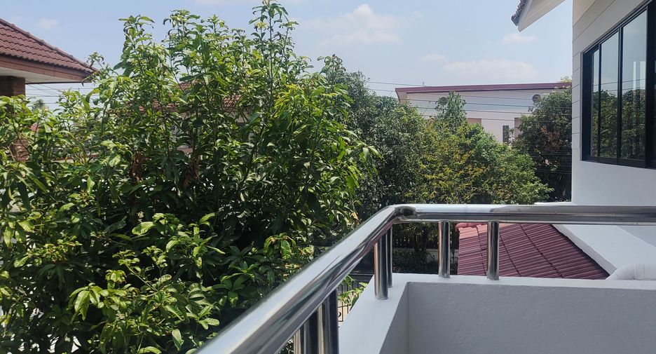 For sale and for rent 6 bedrooms house in Khlong Sam Wa, Bangkok