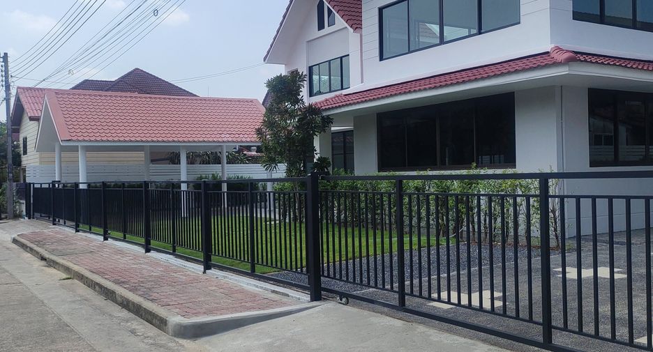 For sale and for rent 6 bedrooms house in Khlong Sam Wa, Bangkok