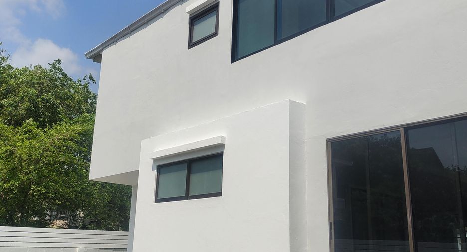 For sale and for rent 6 bedrooms house in Khlong Sam Wa, Bangkok