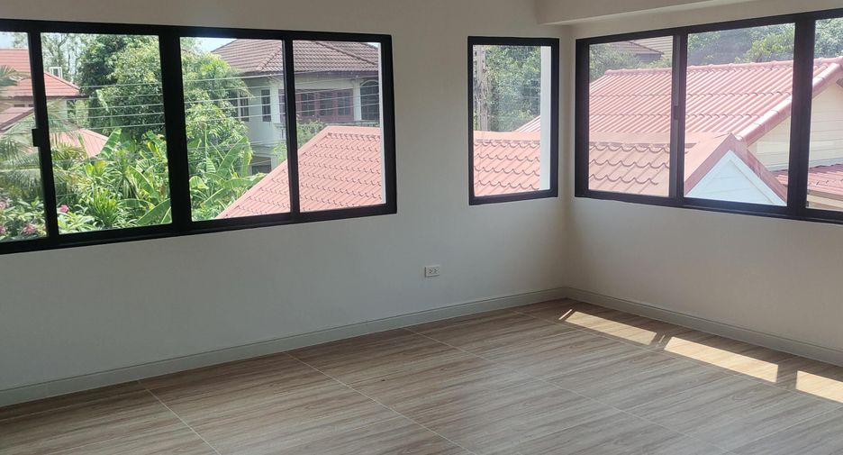 For sale and for rent 6 bedrooms house in Khlong Sam Wa, Bangkok