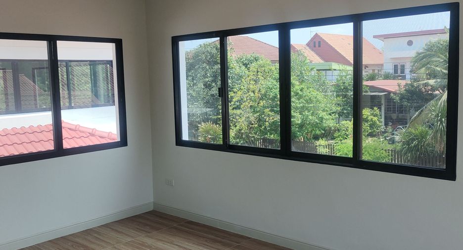 For sale and for rent 6 bedrooms house in Khlong Sam Wa, Bangkok