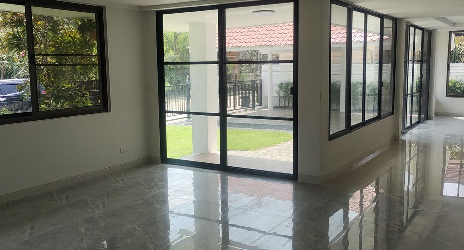 For sale and for rent 6 bedrooms house in Khlong Sam Wa, Bangkok