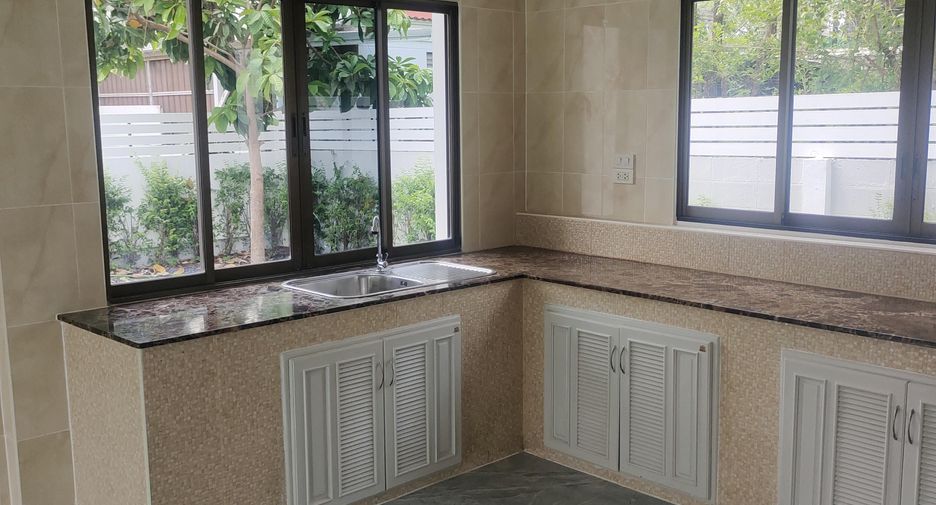 For sale and for rent 6 bedrooms house in Khlong Sam Wa, Bangkok