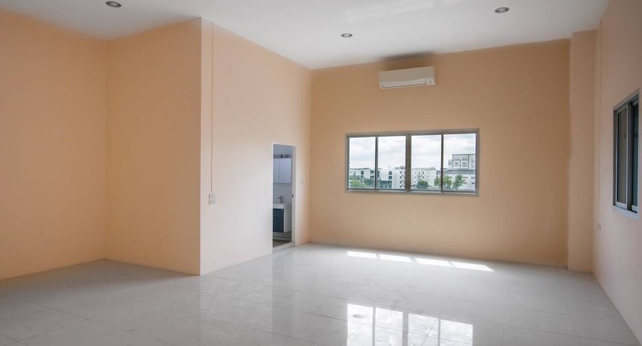 For rent 4 bedrooms retail Space in Khan Na Yao, Bangkok
