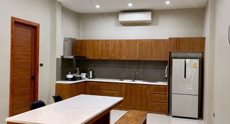 For rent 3 bedrooms villa in Mueang Phuket, Phuket