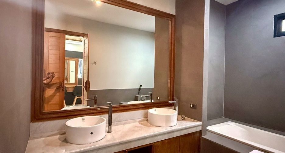 For rent 3 bedrooms villa in Mueang Phuket, Phuket