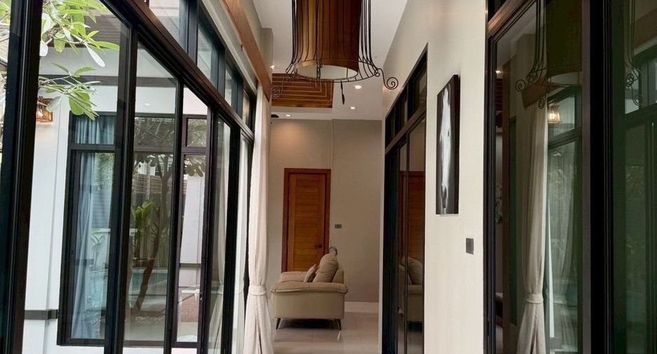 For rent 3 bedrooms villa in Mueang Phuket, Phuket