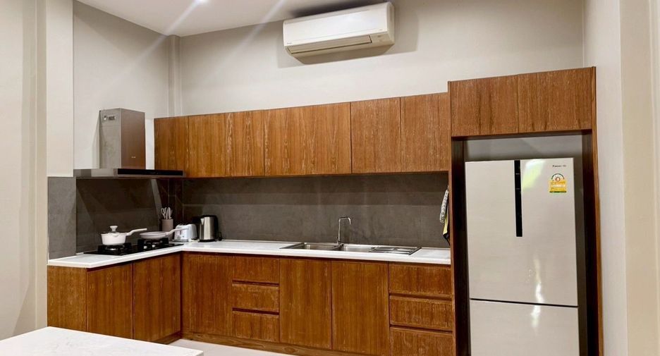 For rent 3 bedrooms villa in Mueang Phuket, Phuket