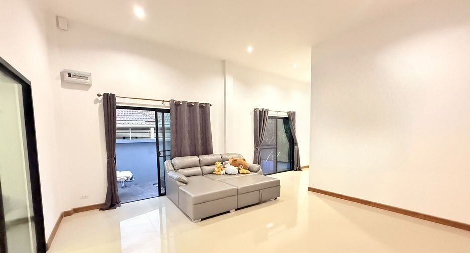 À louer 4 chambres maison à Mueang Phuket, Phuket
