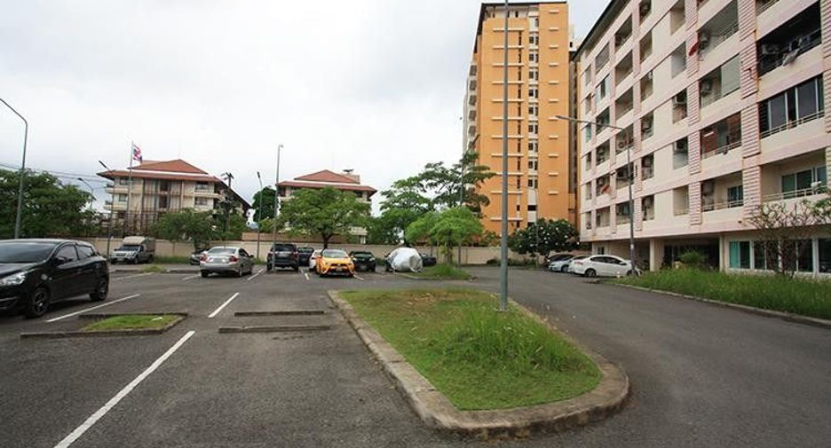 For rent 3 bedrooms condo in Mueang Phuket, Phuket