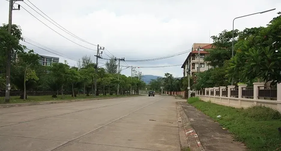 For rent 3 bedrooms condo in Mueang Phuket, Phuket