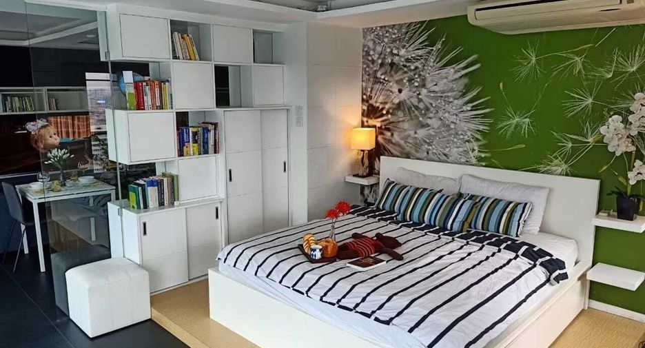 For rent 1 bed condo in Sathon, Bangkok
