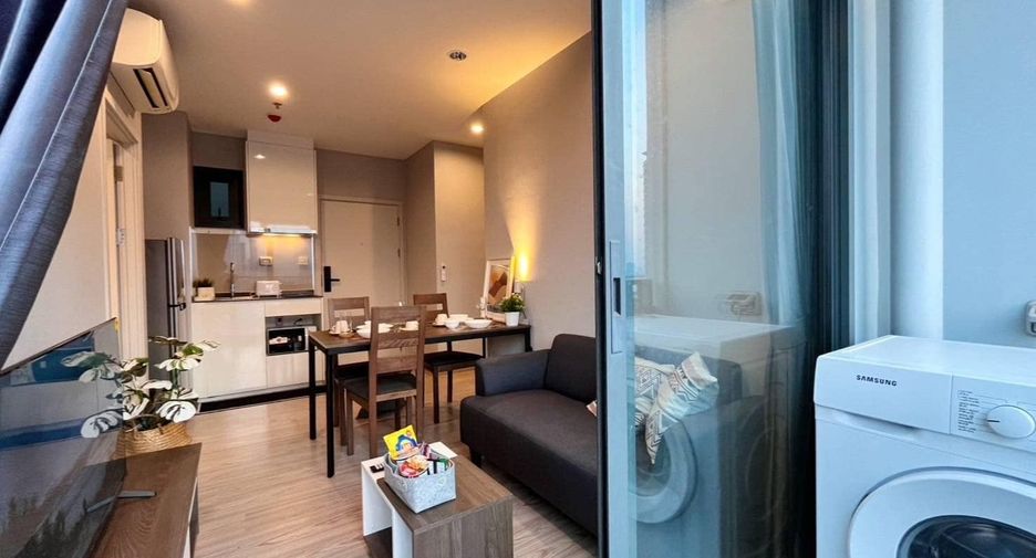 For rent 2 bedrooms condo in Bang Kapi, Bangkok