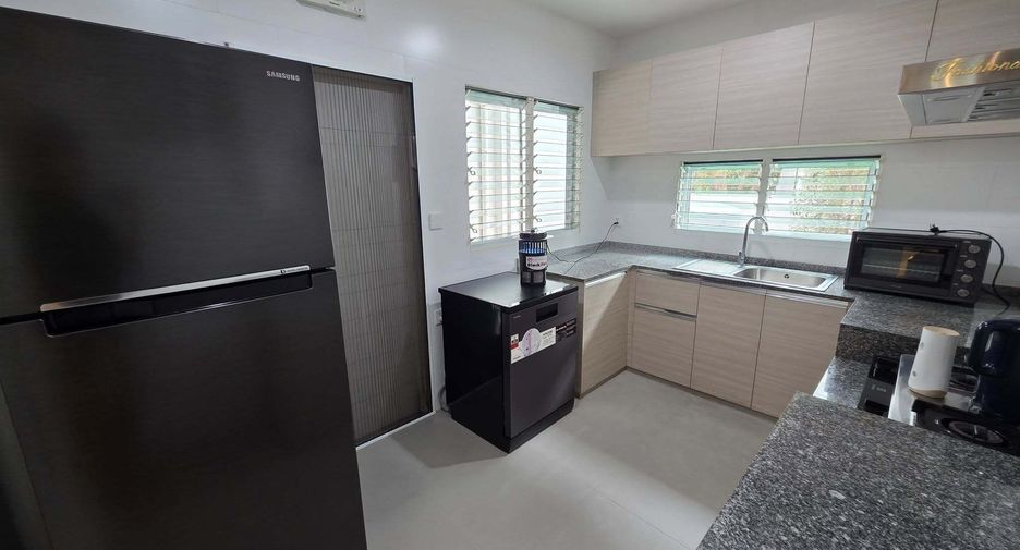 Haus zur Miete mit 4 Zimmer in Prawet, Bangkok