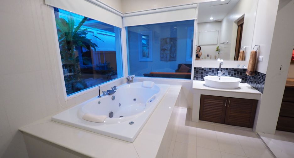 For sale and for rent 4 bedrooms villa in Mueang Phuket, Phuket