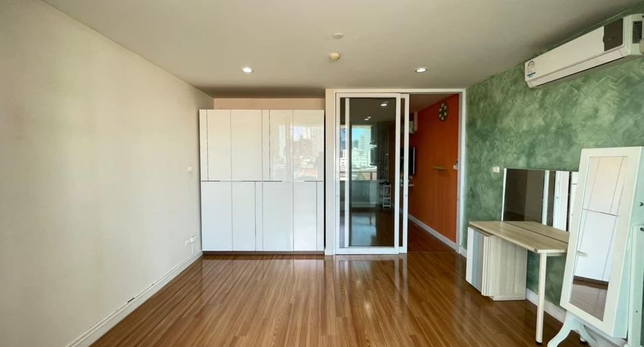For sale and for rent 1 bed condo in Bang Rak, Bangkok