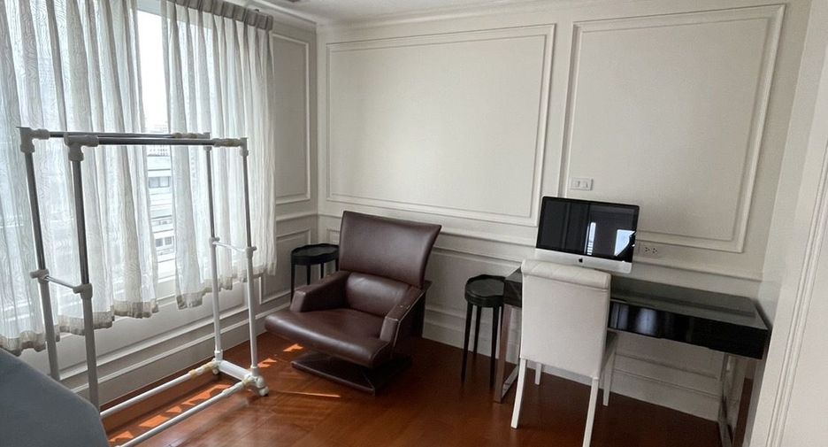For rent 2 bedrooms condo in Watthana, Bangkok