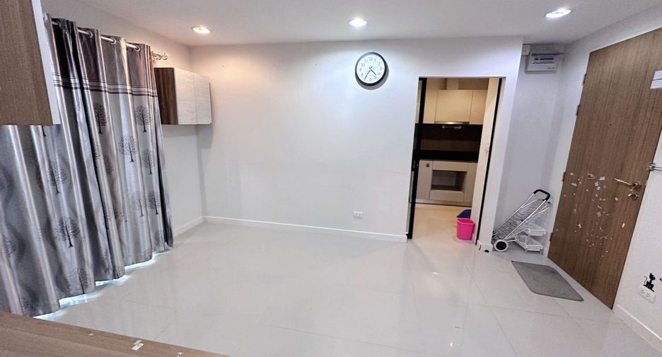 For sale 1 bed condo in Khlong Toei, Bangkok