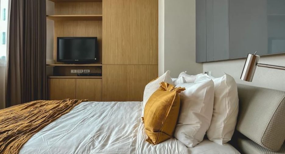 For rent 2 bedrooms condo in Khlong Toei, Bangkok