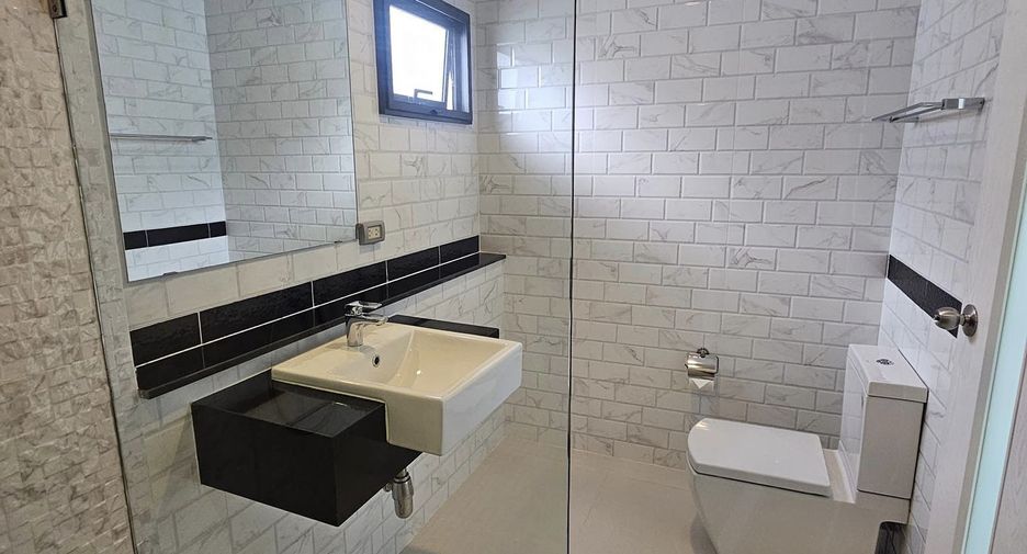For rent 4 bedrooms house in Prawet, Bangkok