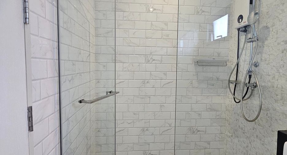 For rent 4 bedrooms house in Prawet, Bangkok
